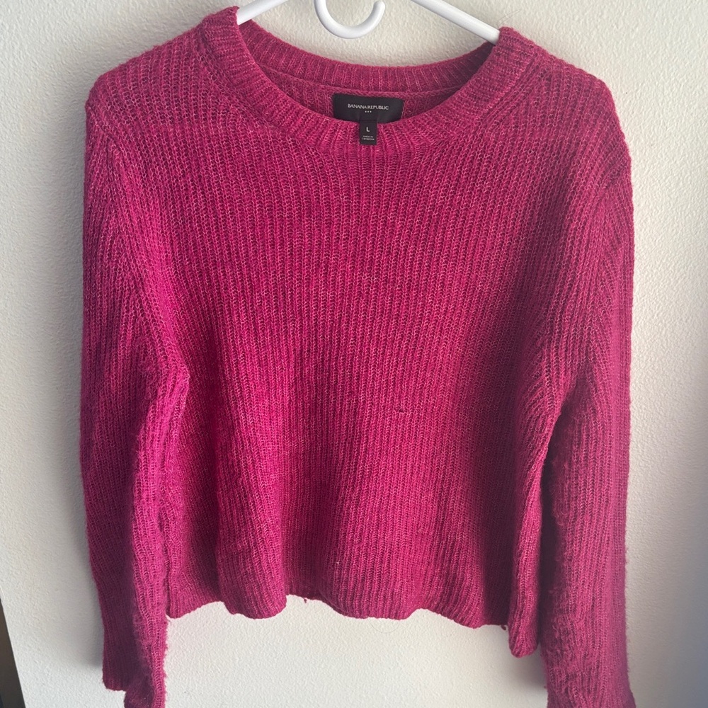 Banana Republic Women's Fuchsia Crew Neck Sweater